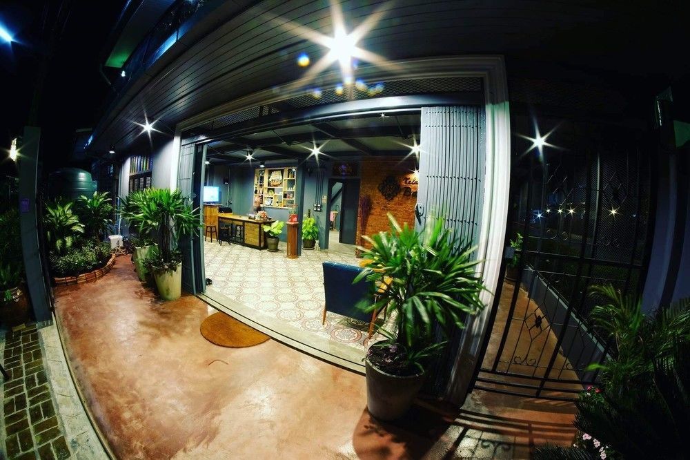 Talardkao Balcony Krabi Hostel Екстериор снимка