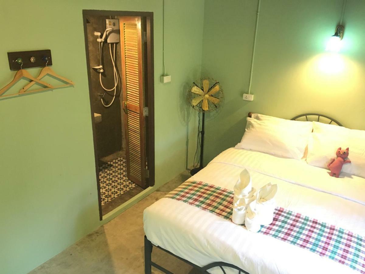 Talardkao Balcony Krabi Hostel Екстериор снимка