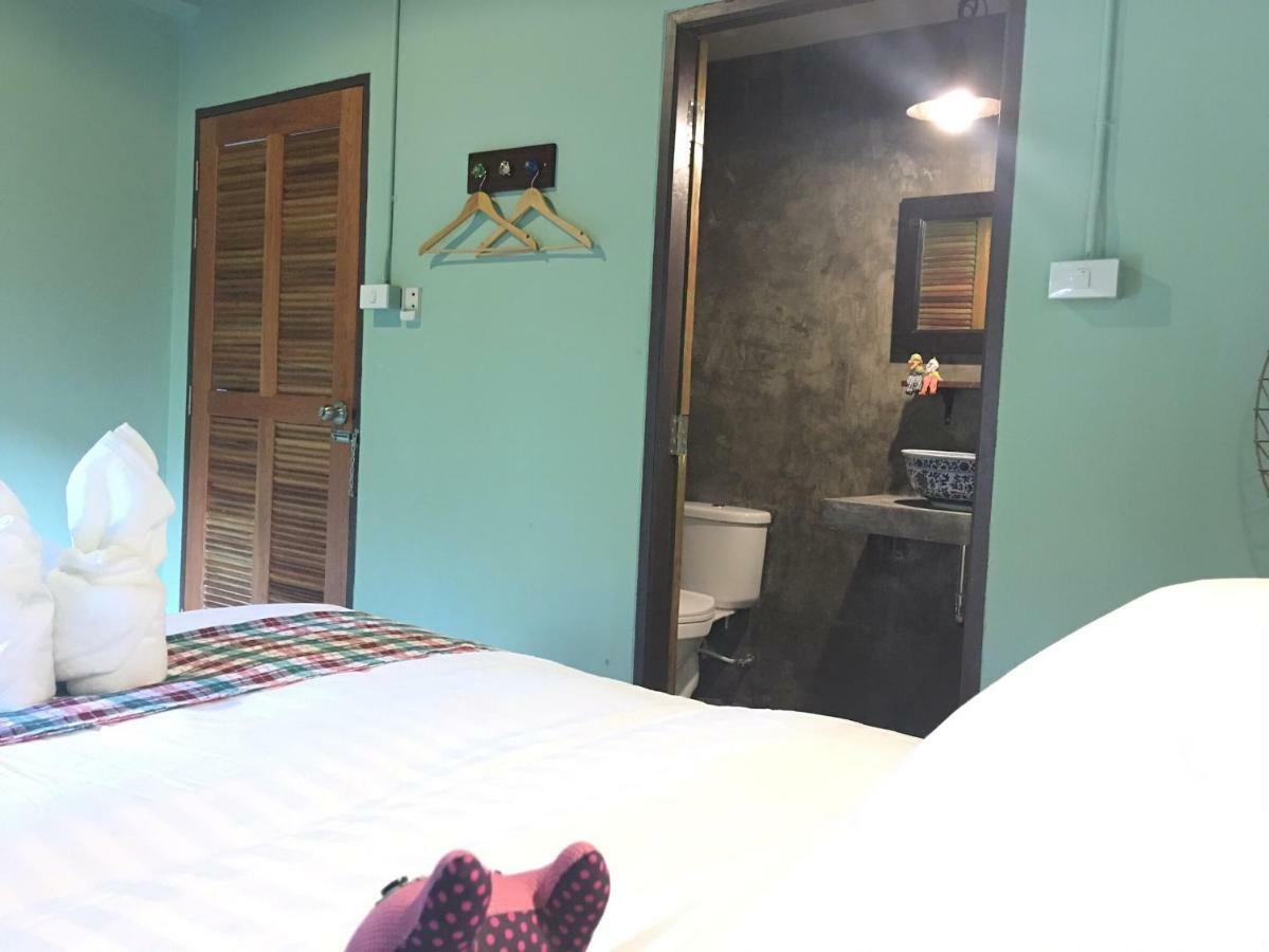 Talardkao Balcony Krabi Hostel Екстериор снимка